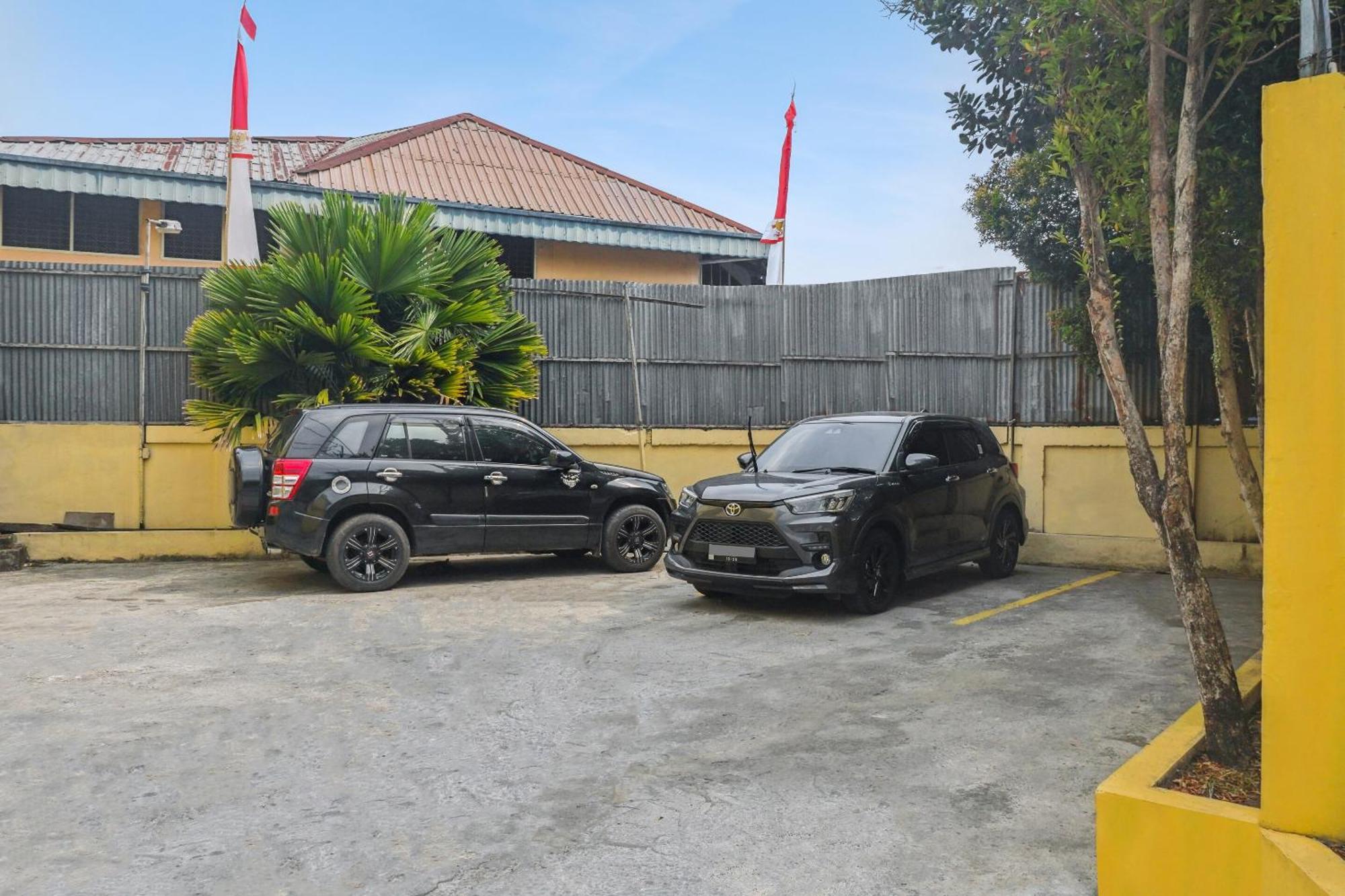 Spot On 92890 Losmen Bahalap Syariah Marabahannearsiring Marabahan Ulek Barito Banjarmasin  Eksteriør billede